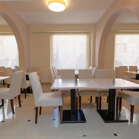 Kosmopolit Hotel