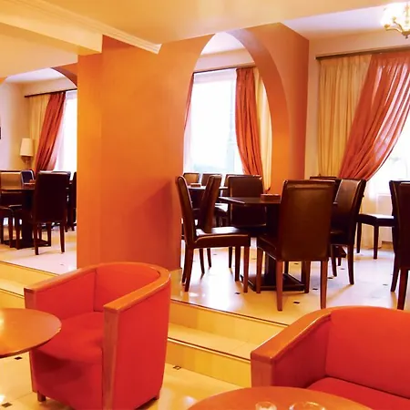 Kosmopolit Hotell 3*